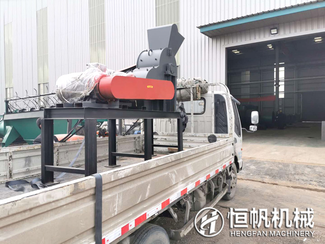 有機(jī)肥雙級粉碎機(jī)